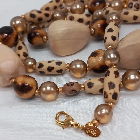 Joan RIvers Animal Print Wooden Bead Statement Necklace - Picture 6 of 7